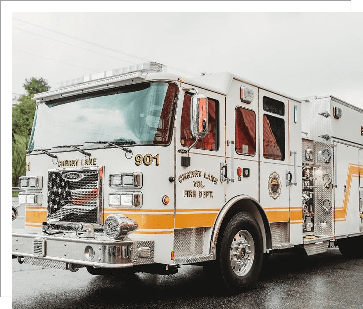 Emergency response vehicle in rainy weather